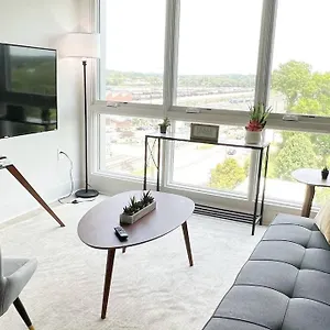  Apartment Apartment, Queen Bed, Wifi, Kitchen, Washer & Dryer In